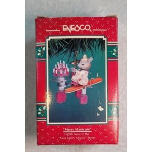 1996 Enesco Merry Manicure #8 in the Miss Merry Mouse Series